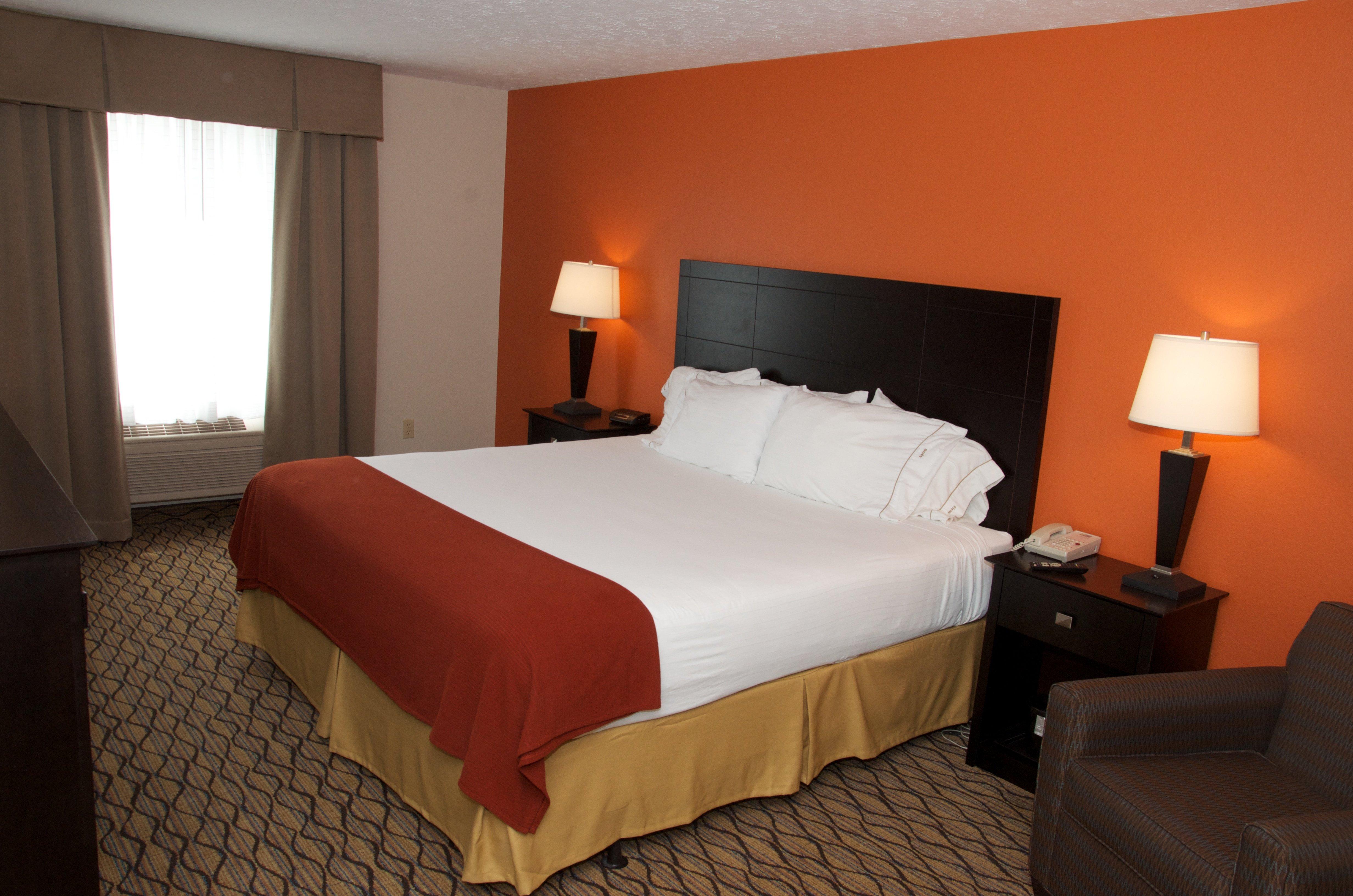 Holiday Inn Express Hotel & Suites Cadillac By Ihg מראה חיצוני תמונה