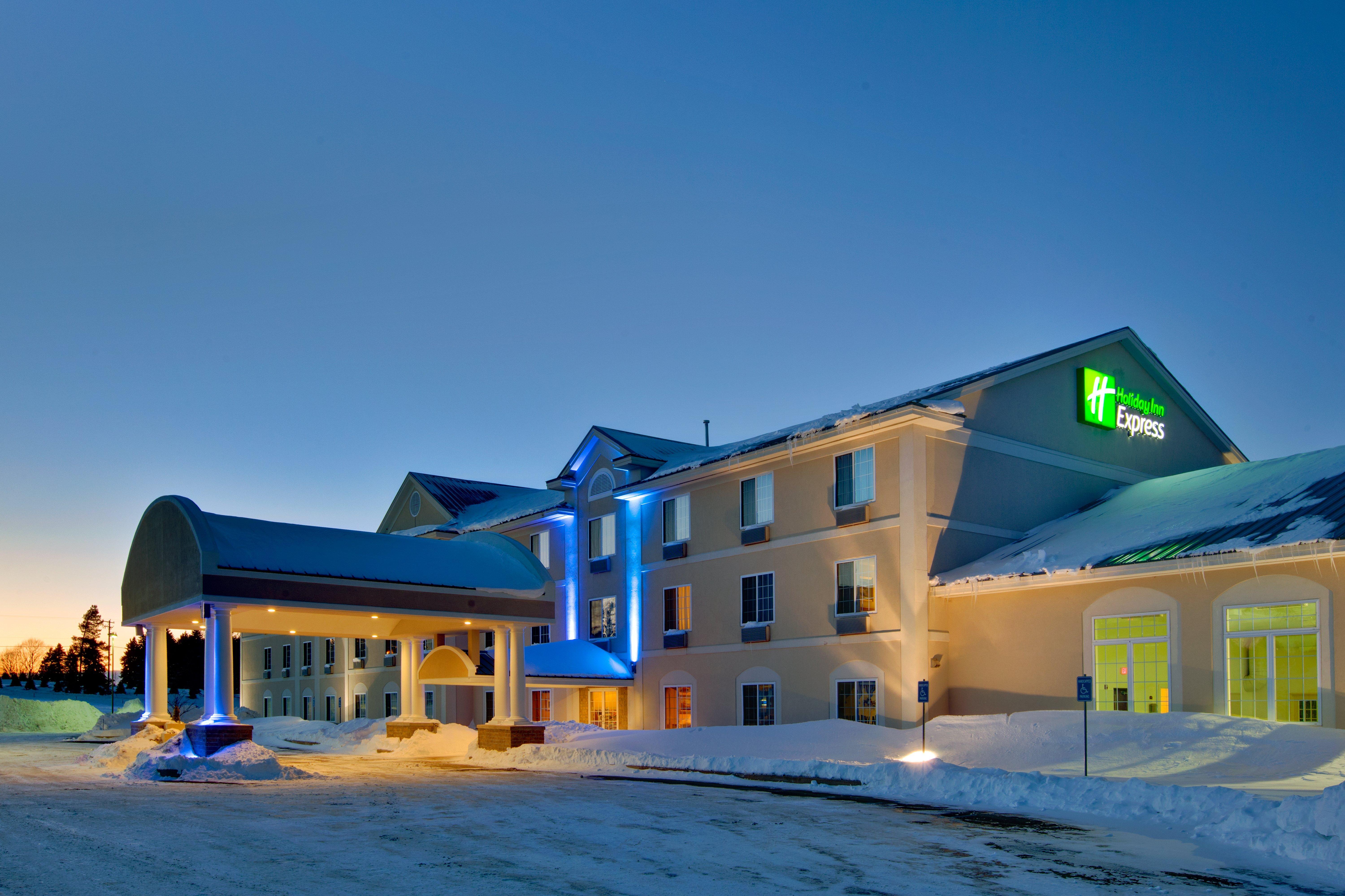 Holiday Inn Express Hotel & Suites Cadillac By Ihg מראה חיצוני תמונה