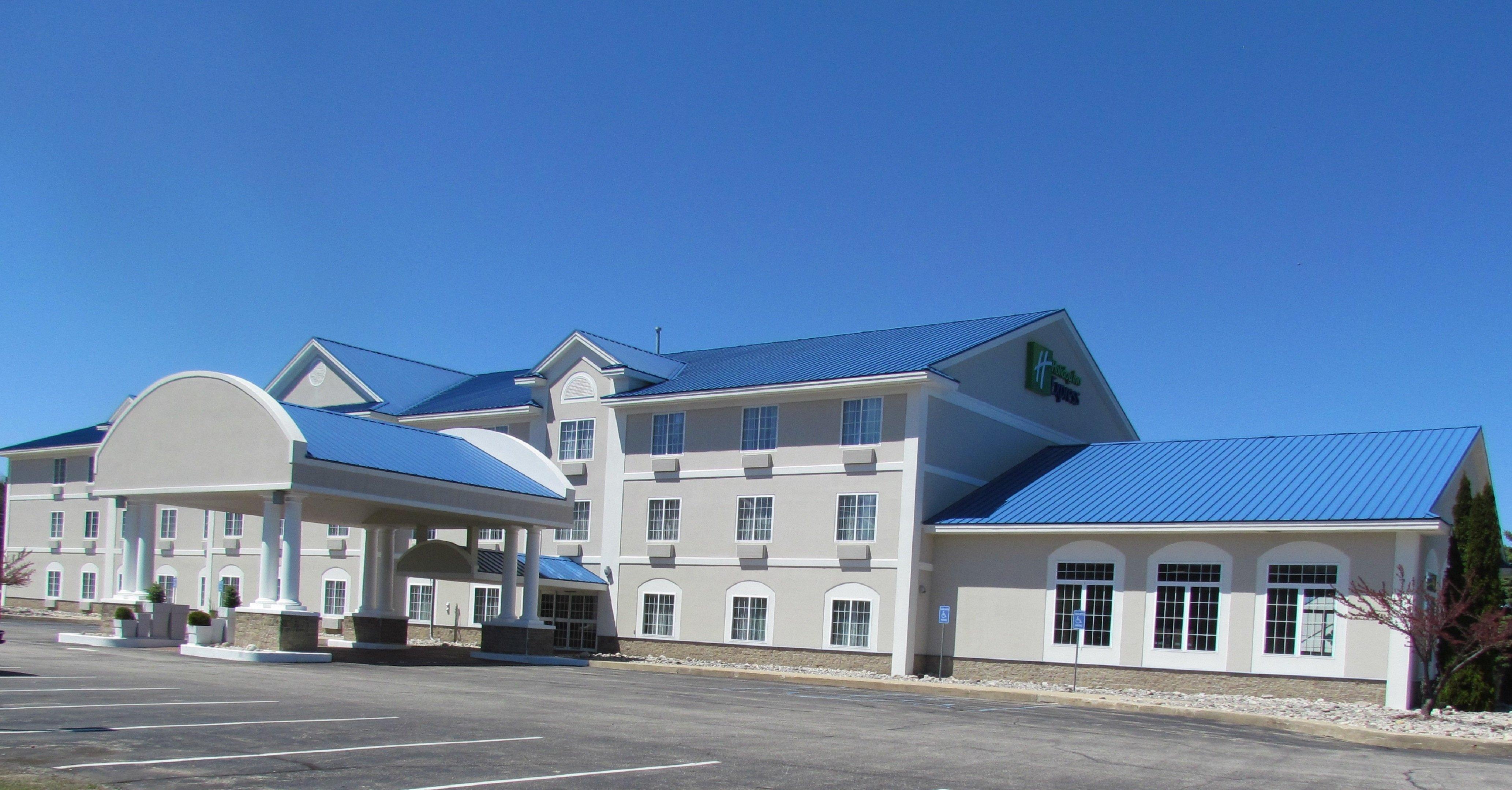Holiday Inn Express Hotel & Suites Cadillac By Ihg מראה חיצוני תמונה