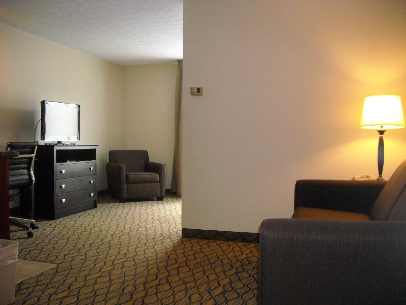 Holiday Inn Express Hotel & Suites Cadillac By Ihg מראה חיצוני תמונה