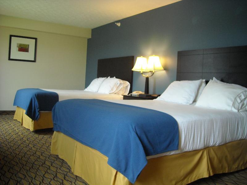 Holiday Inn Express Hotel & Suites Cadillac By Ihg מראה חיצוני תמונה